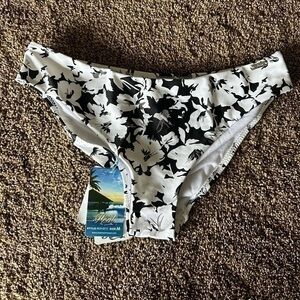 NWT HEAT Floral Black & White Bikini Bottoms